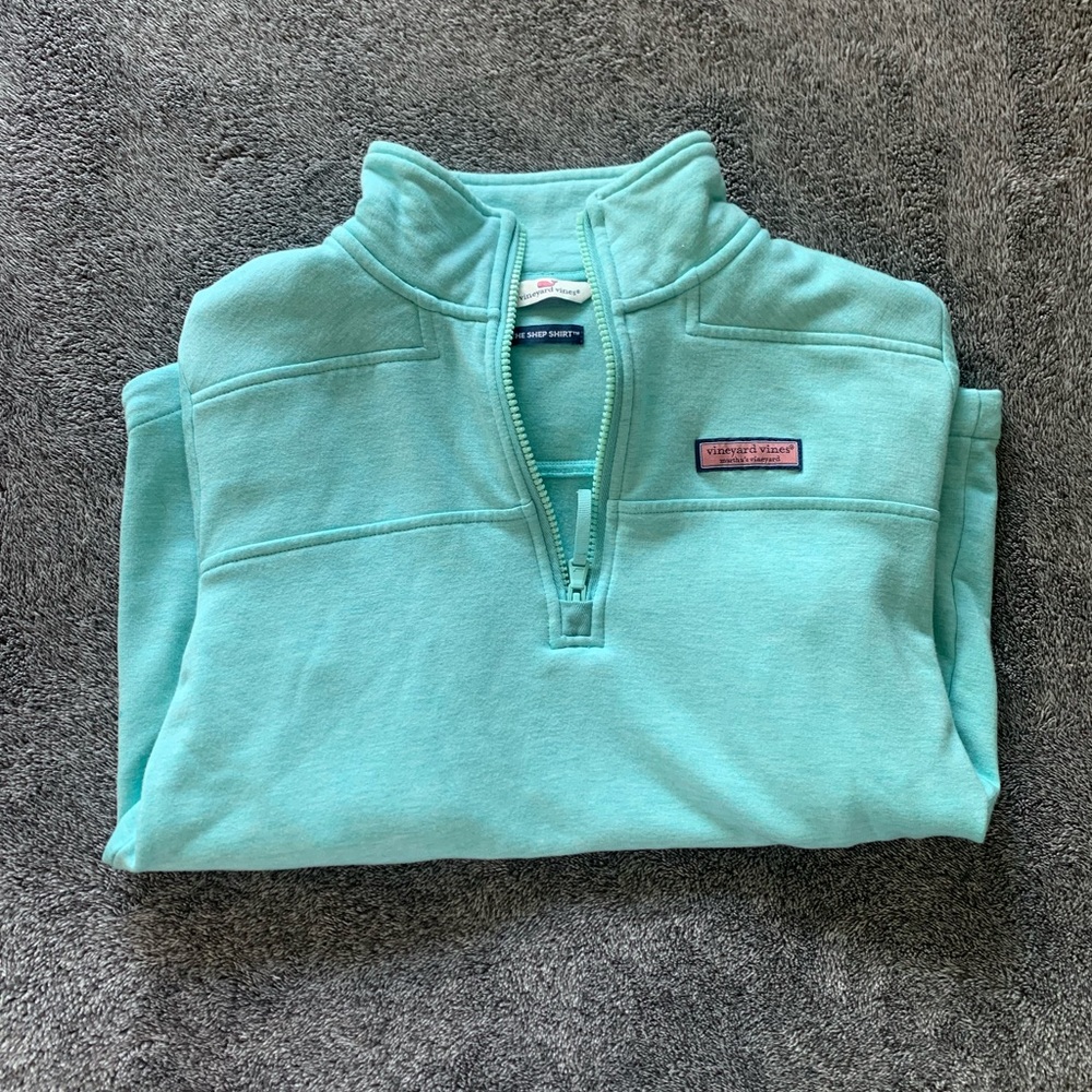 Vineyard vines quarter zip pull over